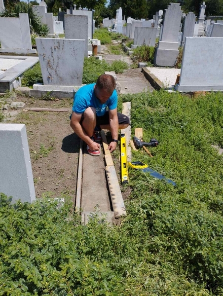 Продължаваме възстановяването на гроба на Мария Сутич
